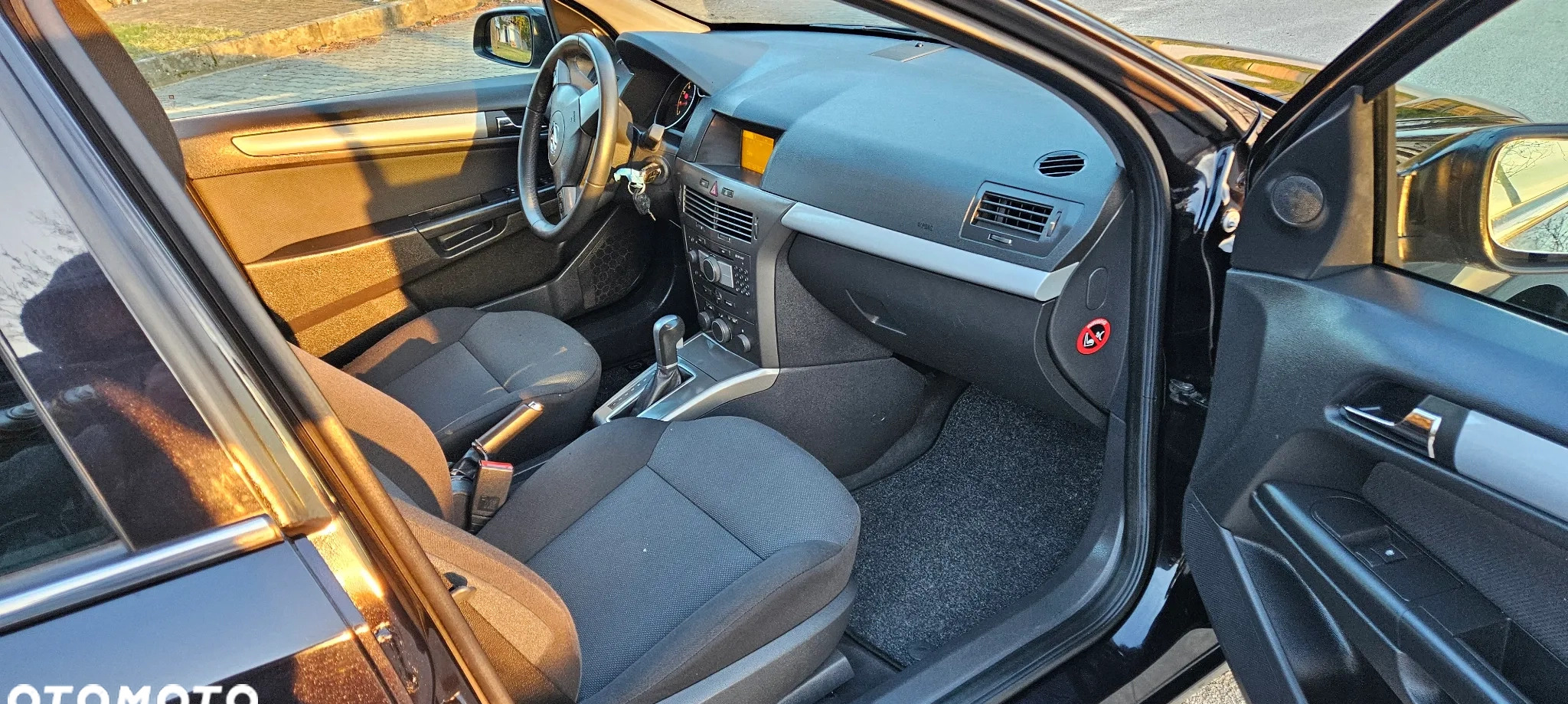 Opel Astra cena 14500 przebieg: 178960, rok produkcji 2007 z Szczebrzeszyn małe 137